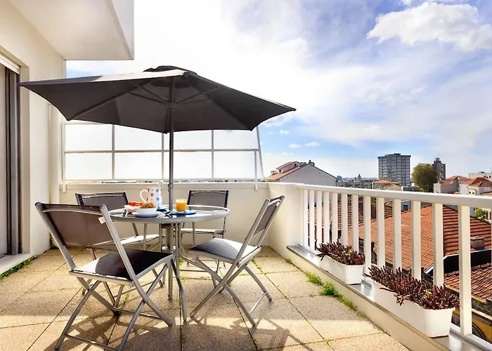 Aida's Haven Penthouse&parking * Oporto
