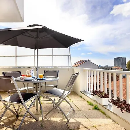 Aida's Haven Penthouse&parking * Oporto